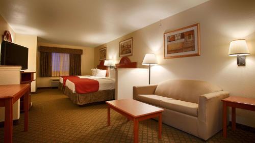 Clay Hotel | Best Western Inn & Suites - Henrietta