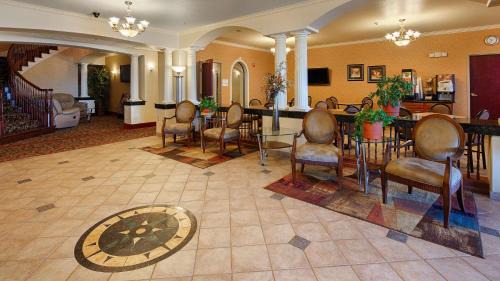 Clay Hotel | Best Western Inn & Suites - Henrietta