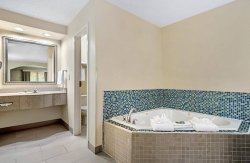 Monroe Hotel | Best Western Inn & Suites - Monroe
