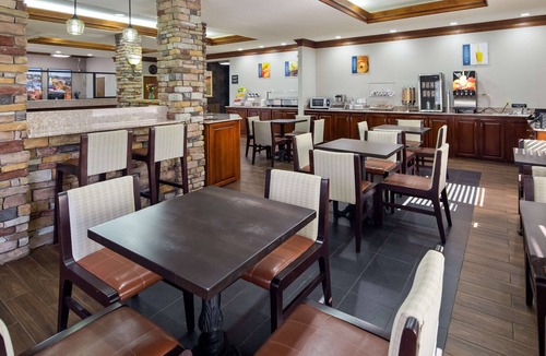 Byron Hotel | Best Western Inn & Suites