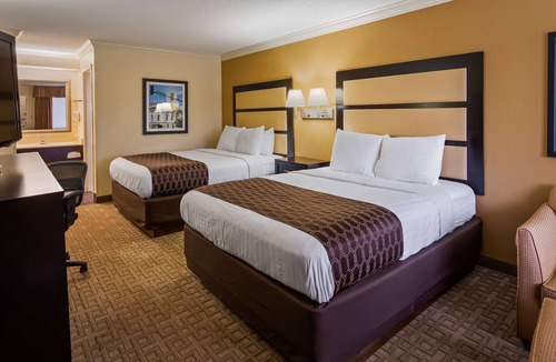 Byron Hotel | Best Western Inn & Suites