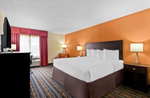 Broken Arrow Hotel | Best Western Kenosha Inn