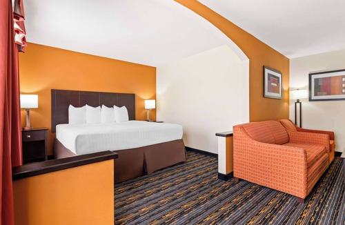 Broken Arrow Hotel | Best Western Kenosha Inn