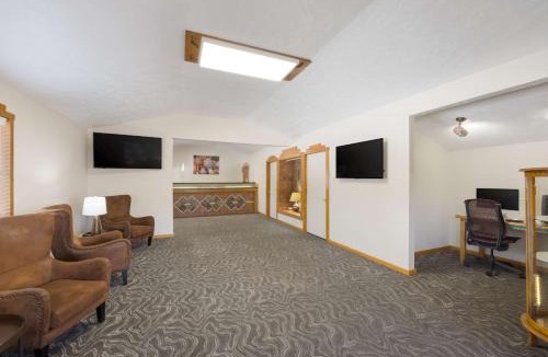 Clayton Hotel | Best Western Kokopelli Lodge