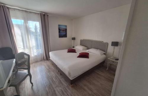 Route d'Arles Hotel | Best Western L'Orangerie