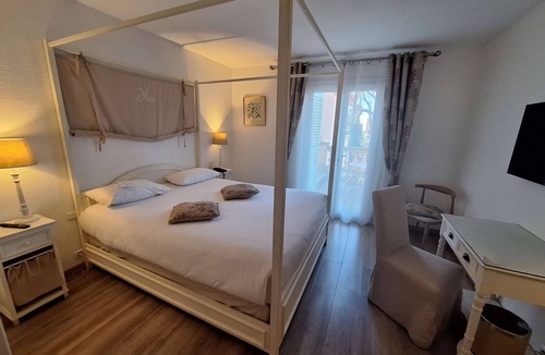 Route d'Arles Hotel | Best Western l'Orangerie