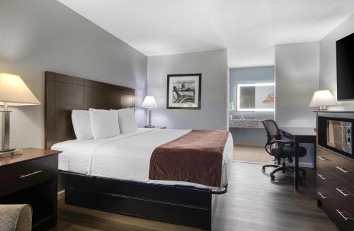 Montgomery Hotel | Best Western Lake Conroe Inn