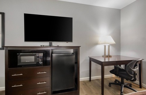 Montgomery Hotel | Best Western Lake Conroe Inn
