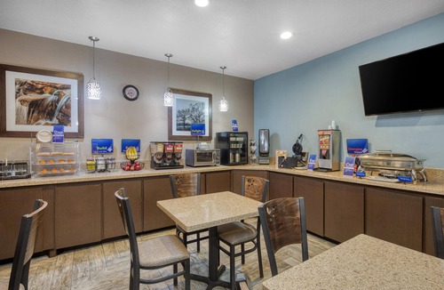 Montgomery Hotel | Best Western Lake Conroe Inn