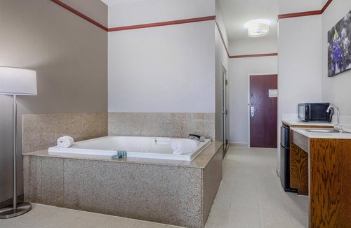 Mexia Hotel | Best Western Limestone Inn & Suites