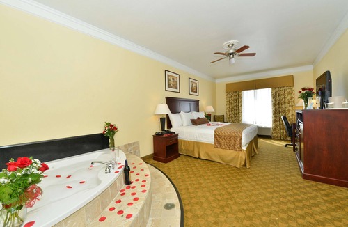 Edna Hotel | Best Western Lone Star Inn