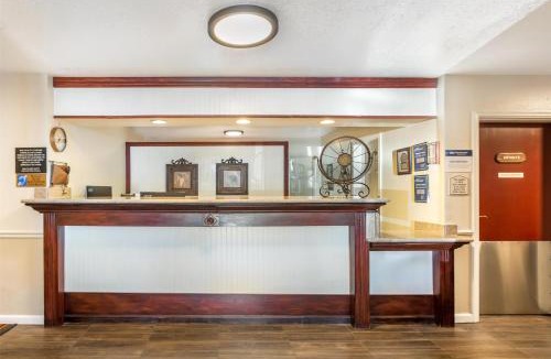 Tracy Hotel | Best Western Luxury Inn