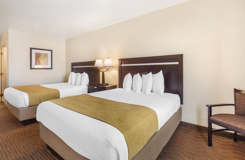 Tracy Hotel | Best Western Luxury Inn