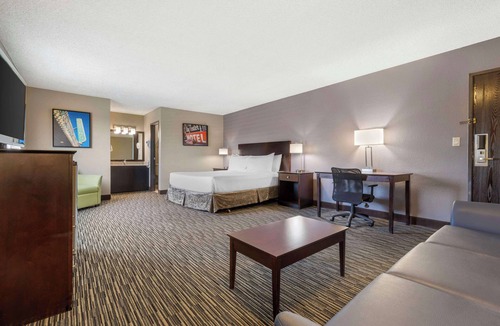 Paradise Hotel | Best Western McCarran Inn
