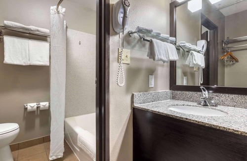 Paradise Hotel | Best Western McCarran Inn