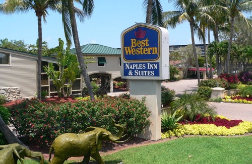 Moorings Hotel | Best Western Naples Inn & Suites