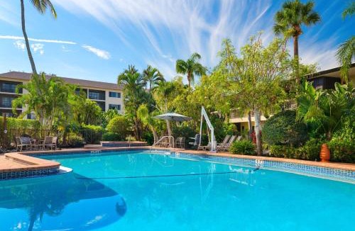 Moorings Hotel | Best Western Naples Inn & Suites