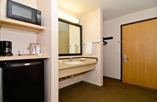St. Helens Hotel | Best Western Oak Meadows Inn