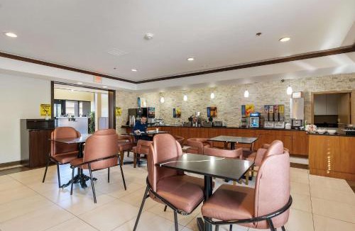 Westmont Hotel | Best Western Oakbrook Inn