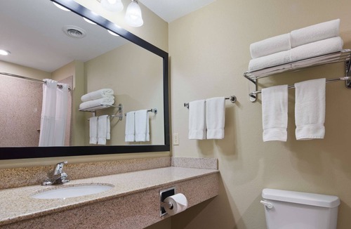 Clear Creek Hotel | Best Western Oasis Inn
