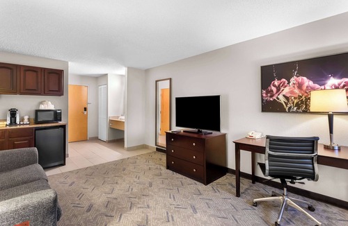 Fox Valley Hotel | Best Western Oswego Hotel