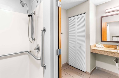 Fox Valley Hotel | Best Western Oswego Hotel