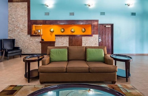 College Park Hotel | Best Western Plus The Woodlands