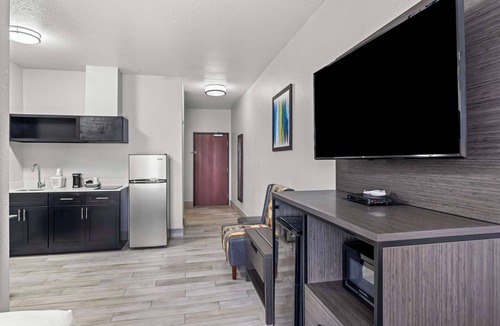 Big Spring Hotel | Best Western Palace Inn & Suites