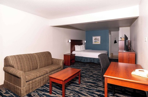 South Side Hotel | Best Western Paradise Inn