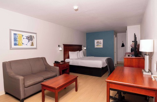 South Side Hotel | Best Western Paradise Inn
