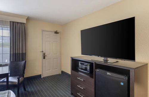 Frankfort Hotel | Best Western Parkside Inn