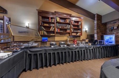 Cornwall Hotel | Best Western Parkway Inn & Conference Centre