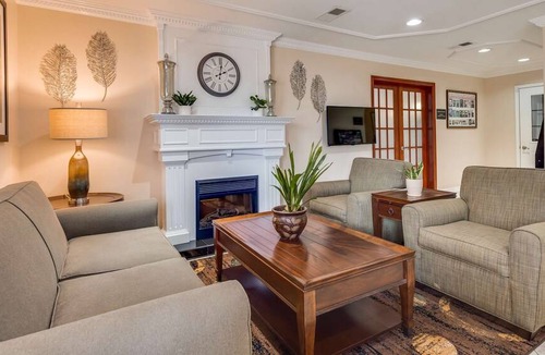Atlanta Hotel | Best Western Pineywoods Inn
