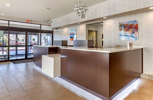 Bentonville Hotel | Best Western Plus Castlerock Inn & Suites