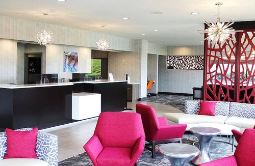 Bentonville Hotel | Best Western Plus Castlerock Inn & Suites