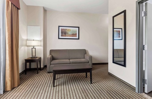 Centre Wellington Hotel | Best Western Plus Fergus Hotel
