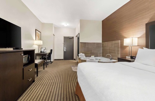 Centre Wellington Hotel | Best Western Plus Fergus Hotel