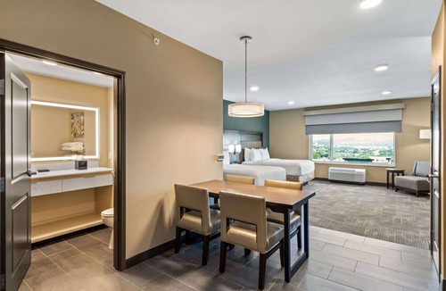 West Colorado Springs Hotel | Best Western Plus Fillmore Inn & Suites