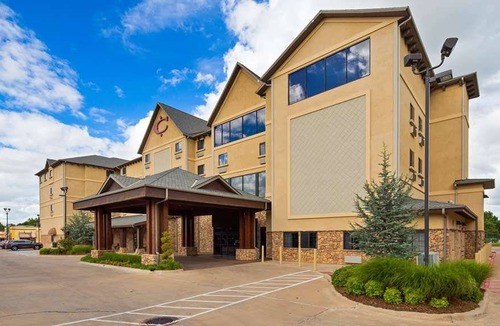 Stillwater Hotel | Best Western Plus Cimarron Hotel & Suites
