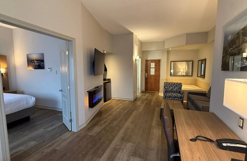Gananoque Hotel | Best Western Plus 1000 Islands Hotel & Suites