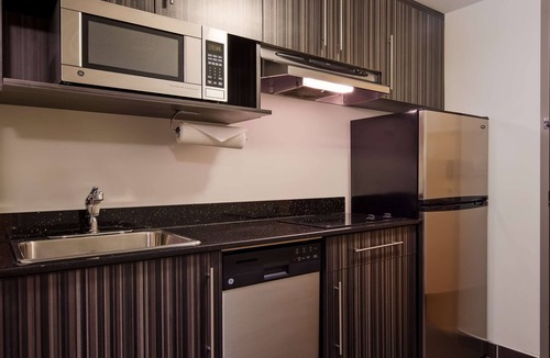 North Industrial Hotel | Best Western Plus Airport Inn & Suites
