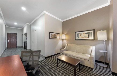 Montopolis Hotel | Best Western Plus Austin Airport Inn & Suites