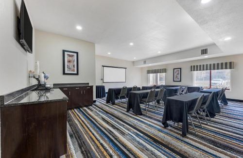 Montopolis Hotel | Best Western Plus Austin Airport Inn & Suites