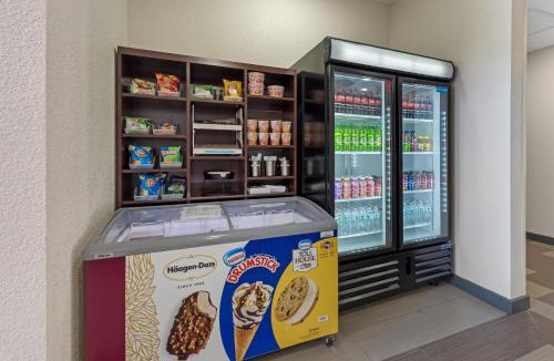 Montopolis Hotel | Best Western Plus Austin Airport Inn & Suites