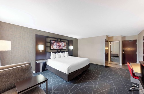 North Loop Hotel | Best Western Plus Austin Central