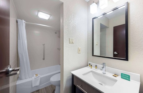 North Loop Hotel | Best Western Plus Austin Central