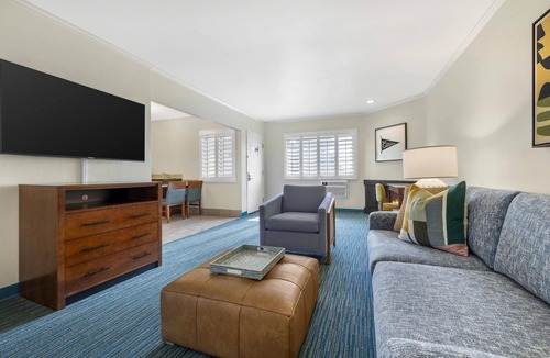 Carlsbad Village Hotel | Best Western Plus Beach View Lodge Carlsbad