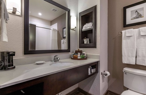 Big Lake Hotel | Best Western Plus Big Lake Inn