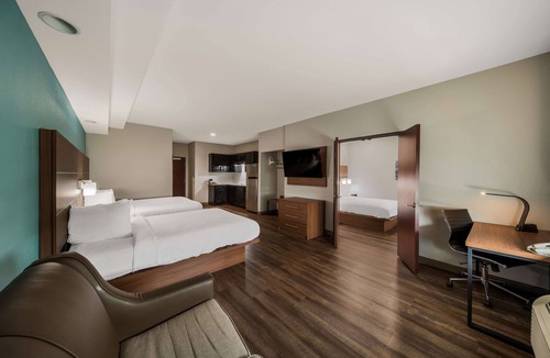 Bowie Hotel | Best Western Plus Bowie Inn & Suites