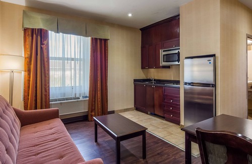 Bowmanville Hotel | Best Western Plus Bowmanville